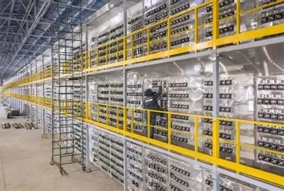 Large-scale mining farm optimized for efficiency and climate conditions