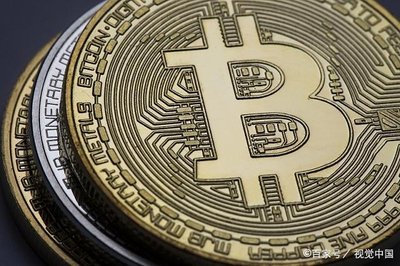 High-performance mining rig operating efficiently in a hosted environment