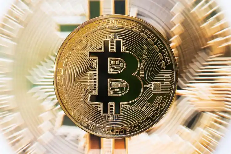 Bitcoin mining rig setup utilizing solar energy